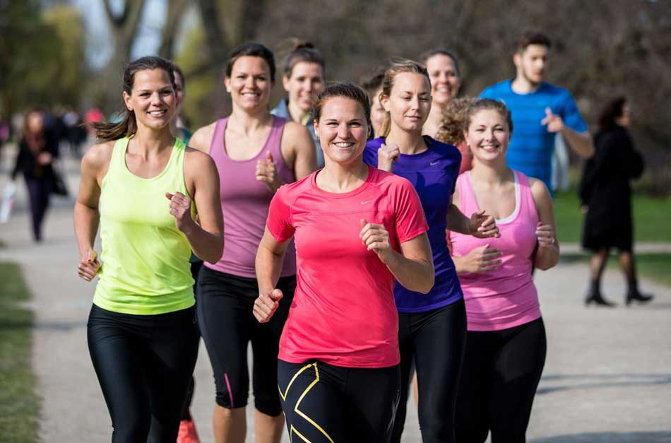 Mitarbeiter die ein Lauftraining durchführen